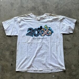 Vintage Walt Disney World 2006 T-Shirt Graphic Tee Cartoon‎ Characters